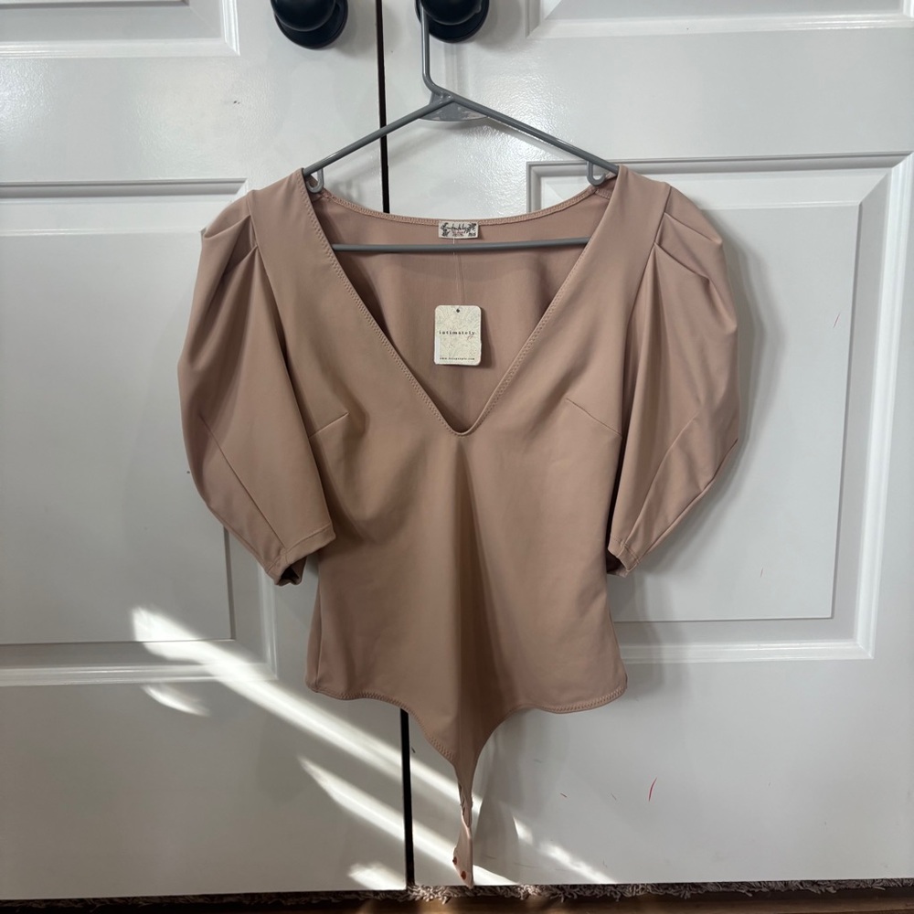 New with tags| Intimately Free People Brown Fitted Bodysuit with Puffed Sleeves